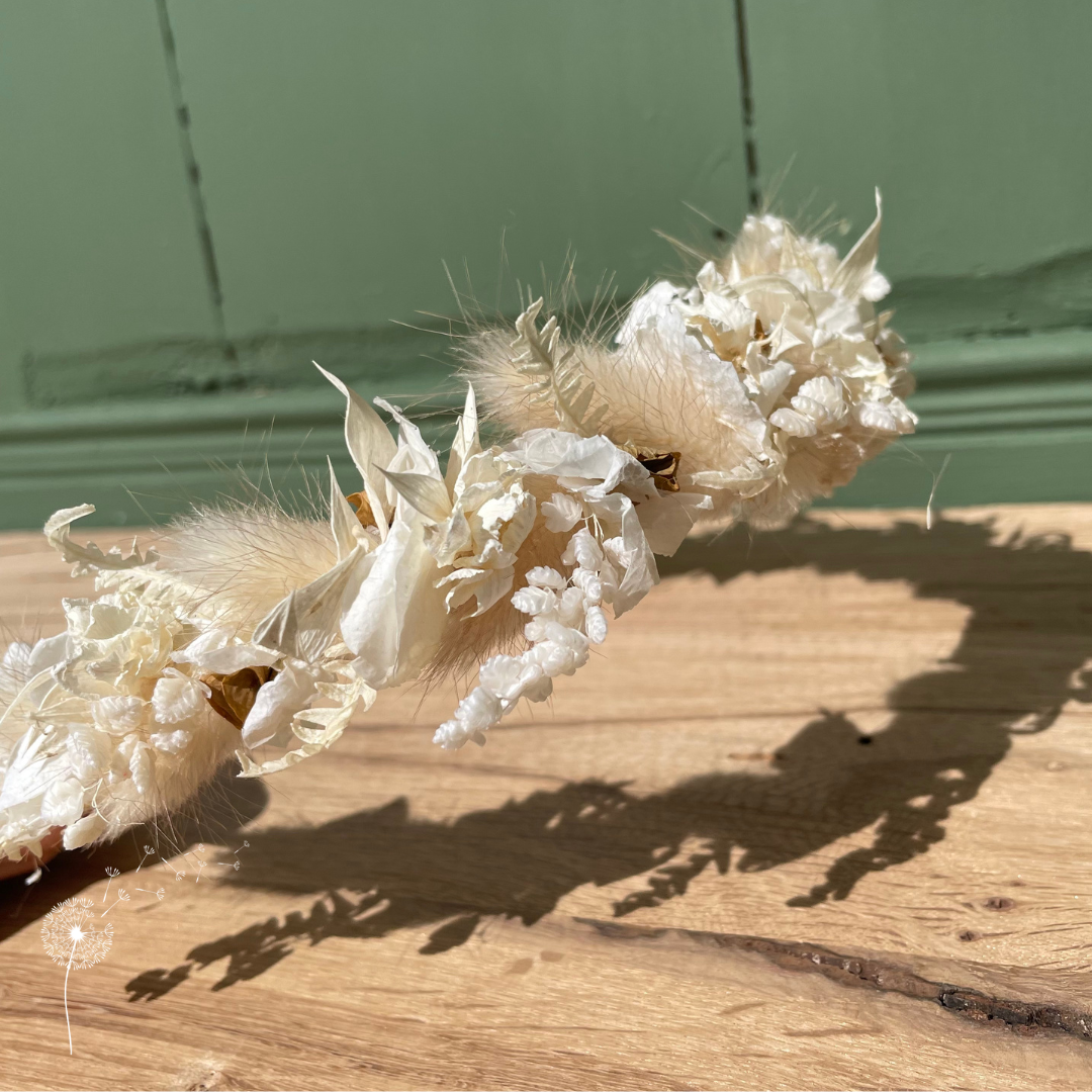 Couronne de tête en fleurs séchées - blanche