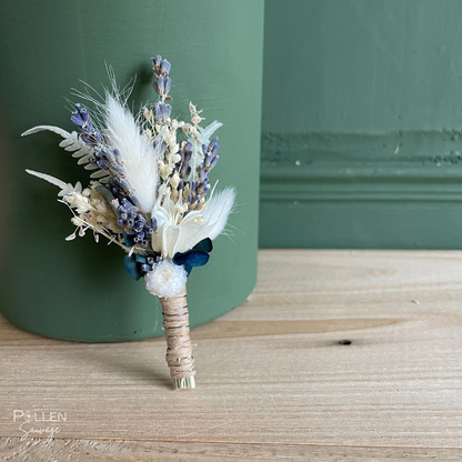 Boutonnière bleue